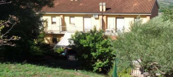 7-Zimmer Wohnung in Petriano, Italy, Nr. 300763 2