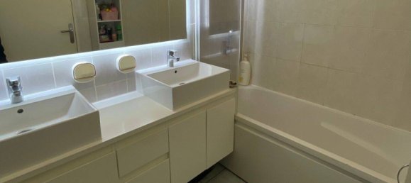 4 bedrooms Apartment in Colombes, France No. 330594 4