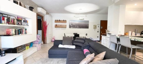 3 Schlafzimmer Wohnung in Castellarano, Italy, Nr. 292831 11