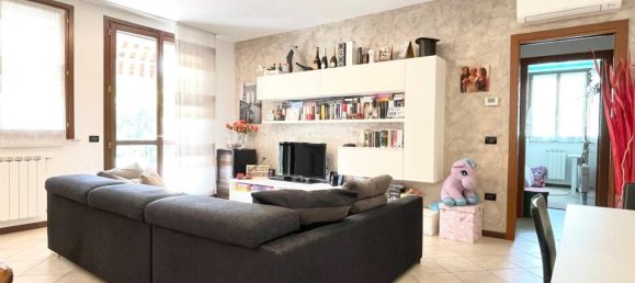 3 Schlafzimmer Wohnung in Castellarano, Italy, Nr. 292831 4