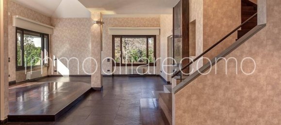 5 bedrooms Villa in Capiago Intimiano, Italy No. 264196 12