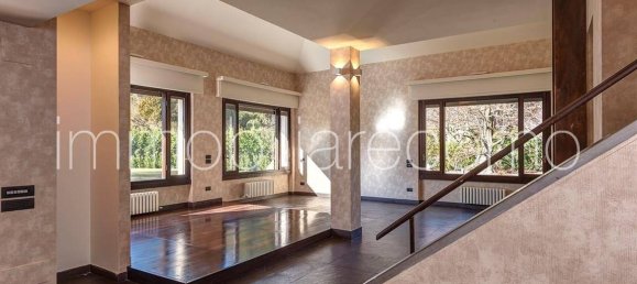 5 bedrooms Villa in Capiago Intimiano, Italy No. 264196 25