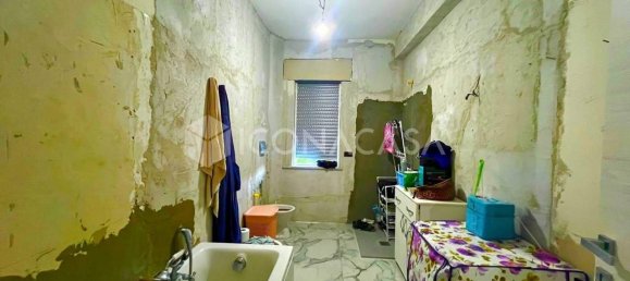 3 rooms Apartment in Naples, Italy No. 328068 9