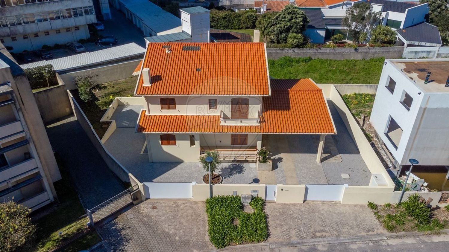 4 bedrooms House in Vila Nova de Gaia, Portugal No. 16753