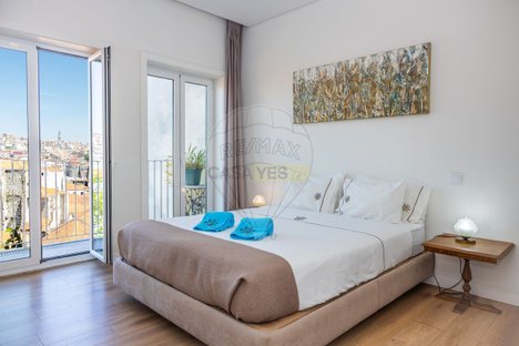 406m² Building in Vila Nova de Gaia, Portugal No. 55940