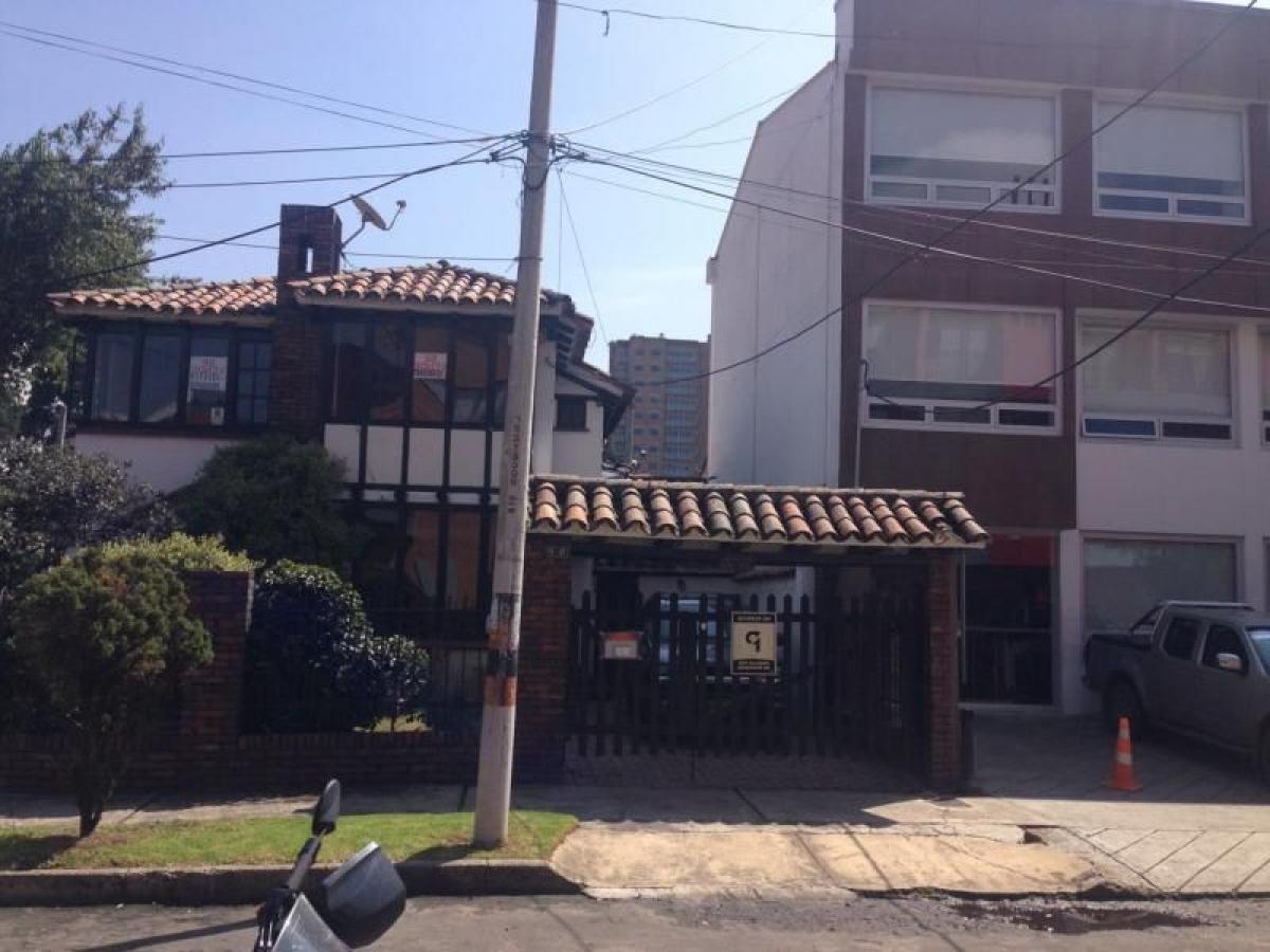 Casa de 6 dormitorios en Bogotá, Colombia No. 13812