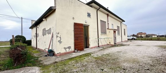 8 rooms House in Cesenatico, Italy No. 98020 63