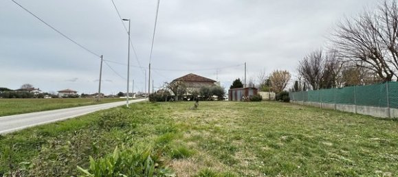 8 rooms House in Cesenatico, Italy No. 98020 84