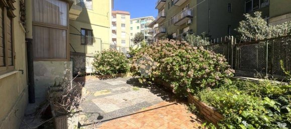 2 bedrooms Apartment in Catanzaro, Italy No. 36933 4