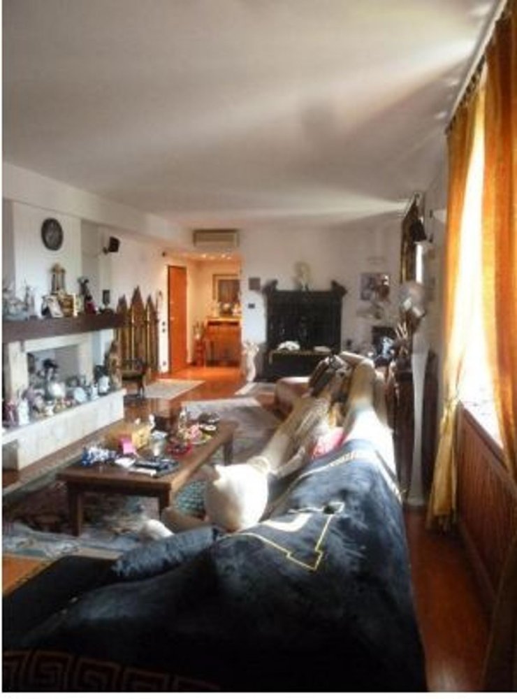 Dúplex de 4 habitaciónes en Levate, Italy No. 185746