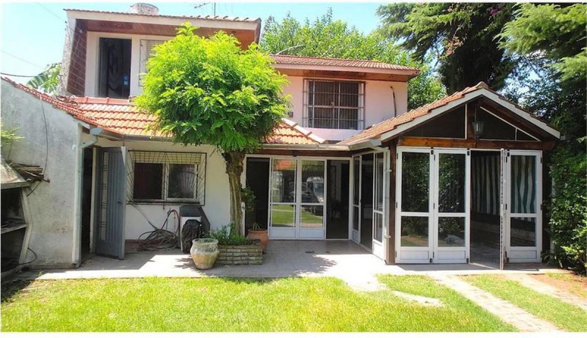 2 bedrooms House in Esteban Echeverria, Argentina No. 9499