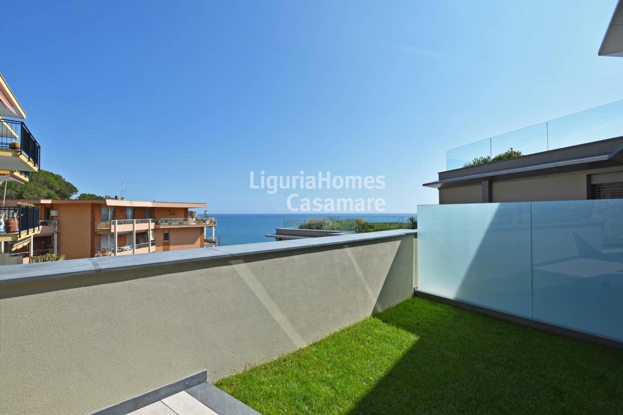 8 rooms Apartment in Sanremo, Italy No. 18351