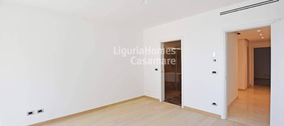 8 rooms Apartment in Sanremo, Italy No. 18351 7