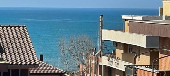 Apartamento de 2 habitaciónes en Pomezia, Italy No. 40202 17