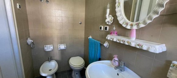 Apartamento de 2 habitaciónes en Pomezia, Italy No. 40202 10