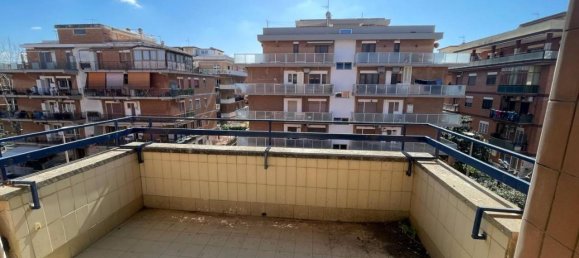 Apartamento de 2 habitaciónes en Pomezia, Italy No. 40202 11
