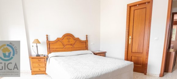 Casa de 3 dormitorios en Cádiz, Spain No. 145600 11