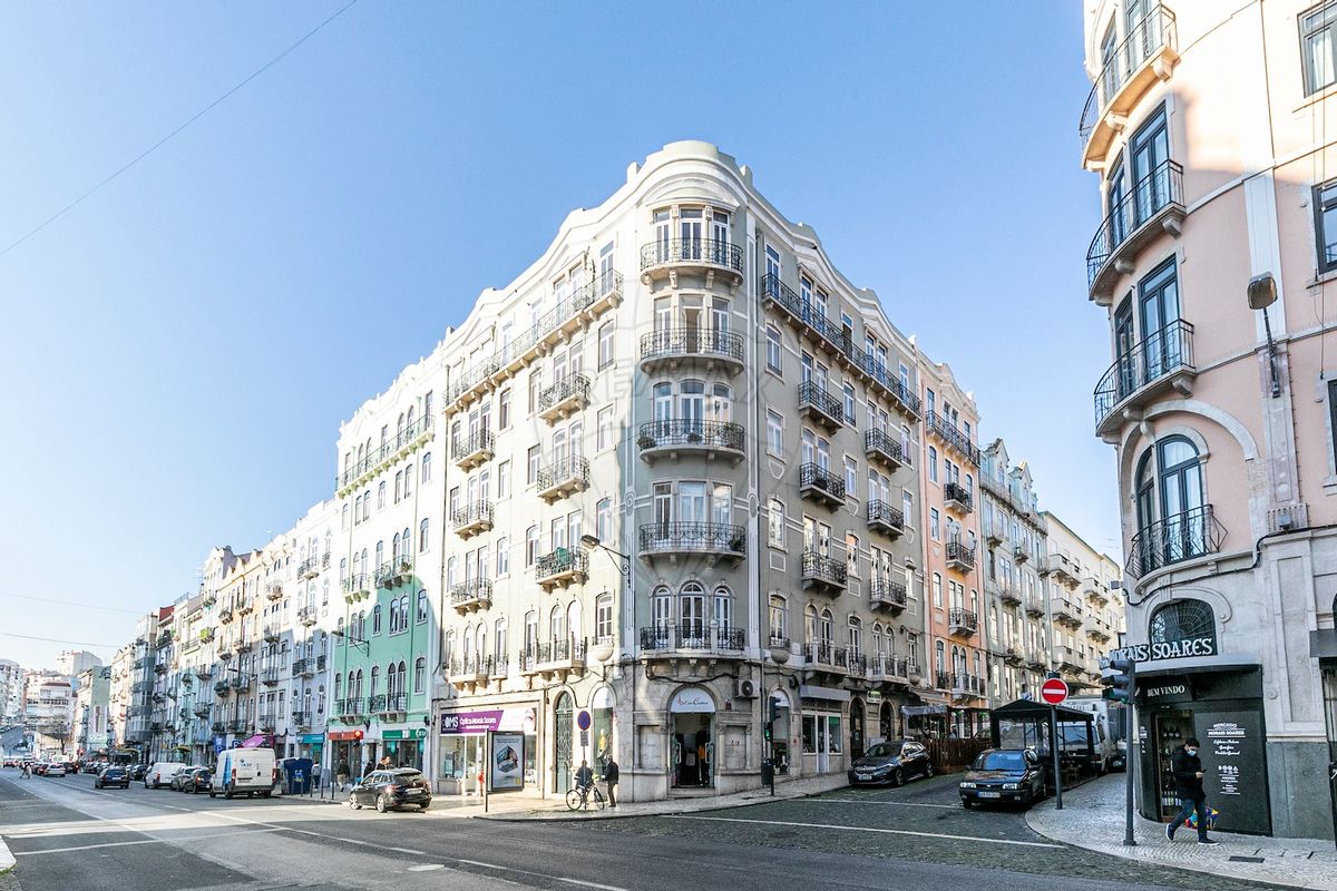 Квартира с 6 спальнями в Лиссабон, Португалия № 74474