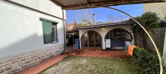 6-salle Villa à Camaiore, Italy No. 237510 2