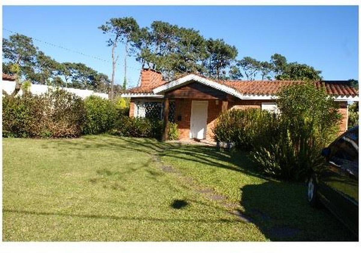 3 bedrooms House in Maldonado, Uruguay No. 6236