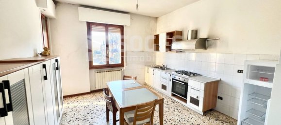 4 rooms Apartment in Montevarchi, Italy No. 110909 10