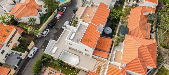 3 bedrooms Villa in Funchal, Portugal No. 92348 3