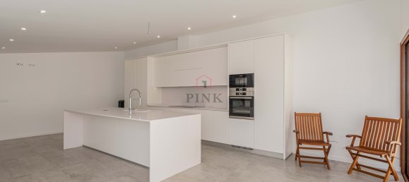 3 bedrooms Villa in Funchal, Portugal No. 92348 12