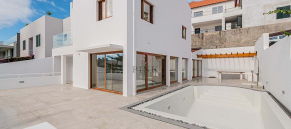 3 bedrooms Villa in Funchal, Portugal No. 92348 22