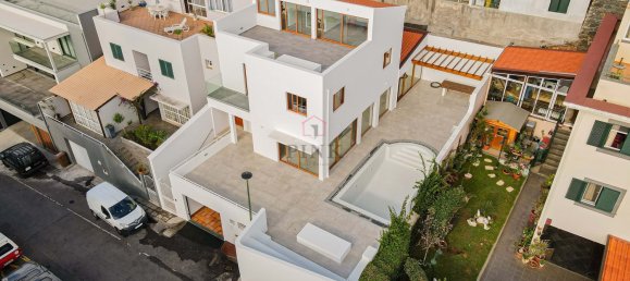 3 bedrooms Villa in Funchal, Portugal No. 92348 86