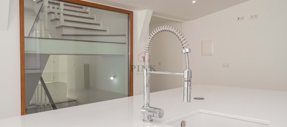 3 bedrooms Villa in Funchal, Portugal No. 92348 10