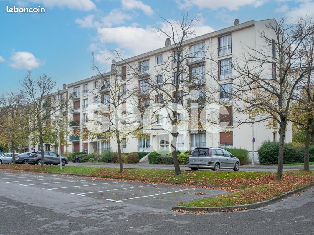 3 chambres Appartement à Compiègne, France No. 210796