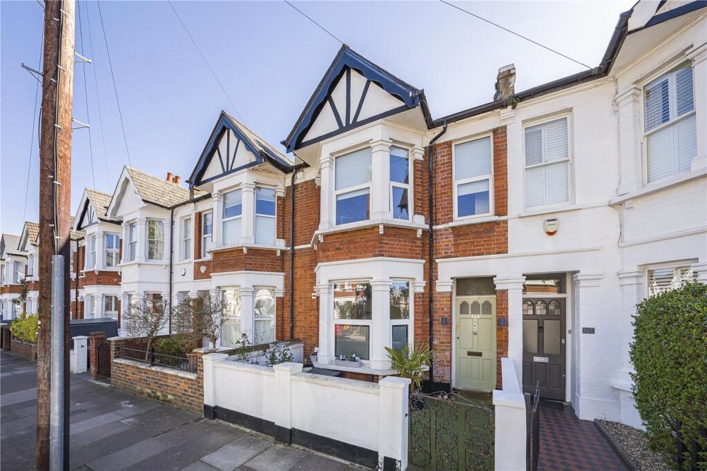 3 bedrooms House in London, United Kingdom No. 7205