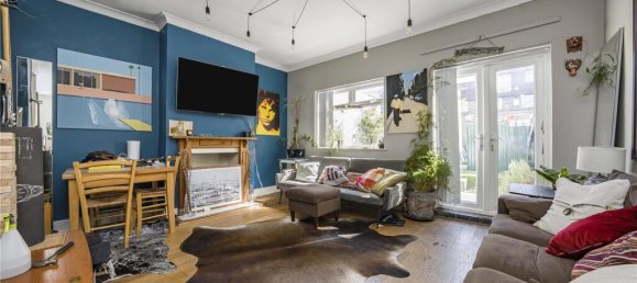 3 bedrooms House in London, United Kingdom No. 7205 8