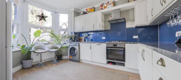 3 bedrooms House in London, United Kingdom No. 7205 3