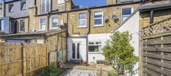 3 bedrooms House in London, United Kingdom No. 7205 10