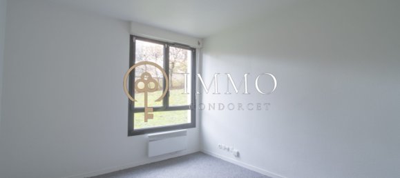 Studio in Sceaux, France No. 165369 2