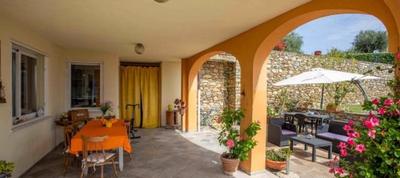 Apartamento de 4 habitaciónes en Alassio, Italy No. 161071 2