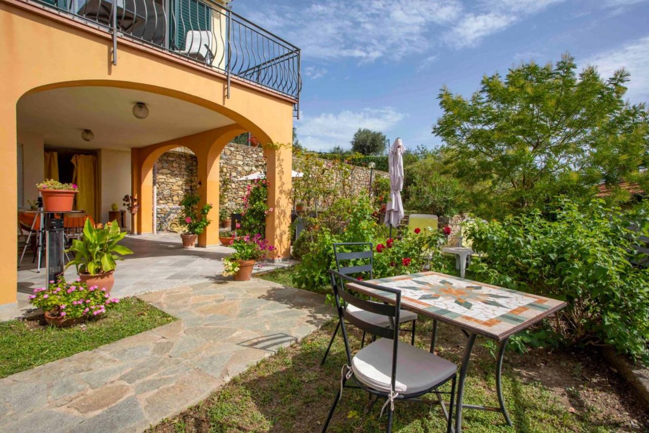 Apartamento de 4 habitaciónes en Alassio, Italy No. 161071