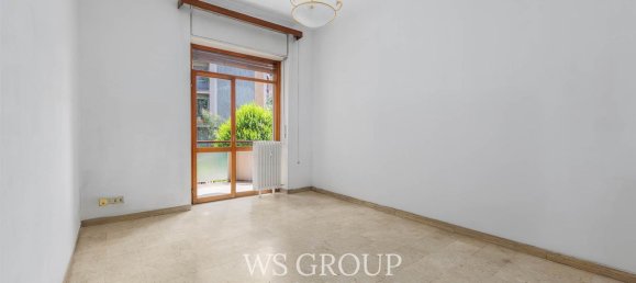 3 rooms Apartment in Monza, Italy No. 259985 7