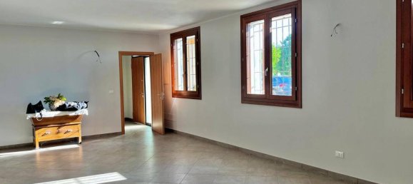 7غرفة فيلا في Quistello, Italy رقم 108394 4