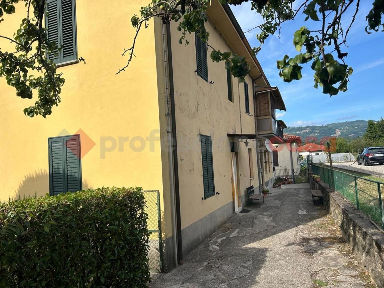 4 bedrooms Apartment in Gallicano, Italy No. 324234