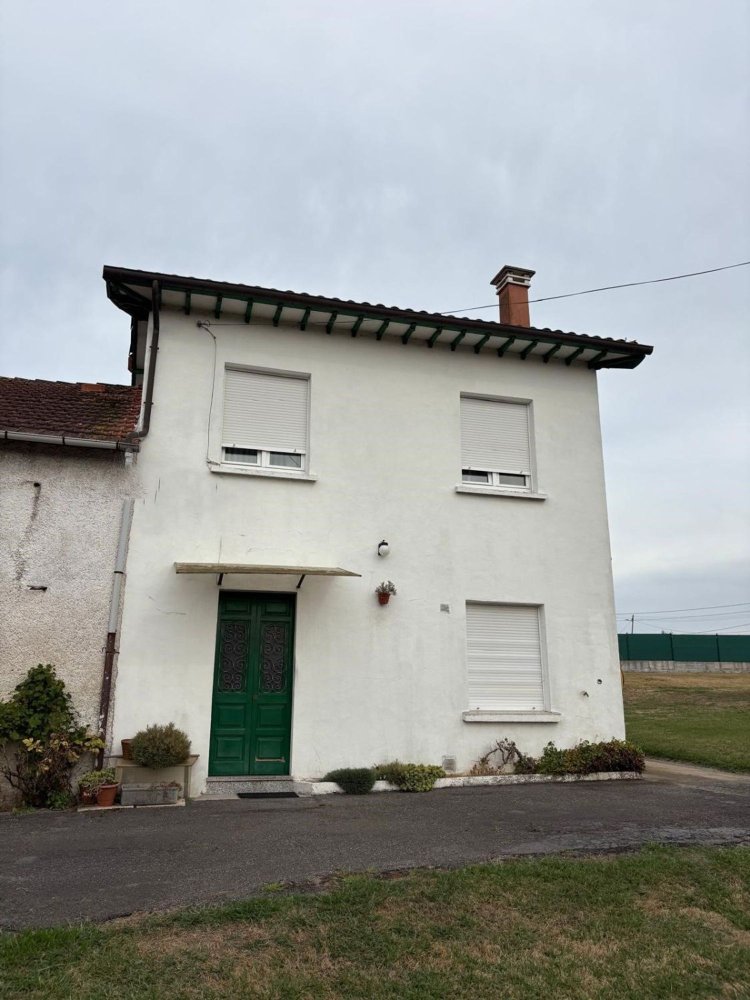 Casa de 4 dormitorios en Gijón, Spain No. 192326
