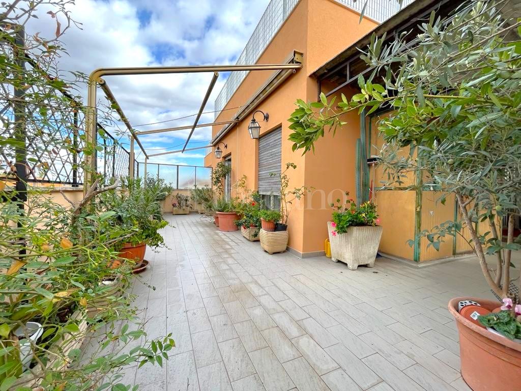 8 rooms Penthouse in Rome, Italy No. 365396