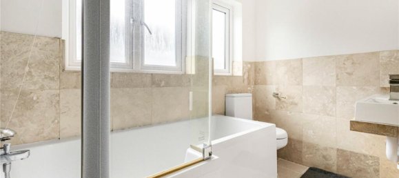 5 bedrooms House in London, United Kingdom No. 6600 15