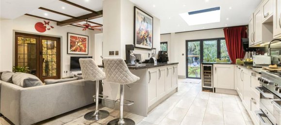 5 bedrooms House in London, United Kingdom No. 6600 5