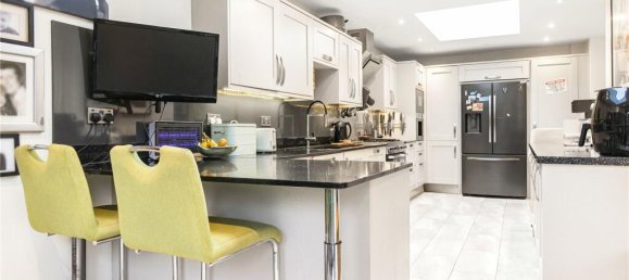 5 bedrooms House in London, United Kingdom No. 6600 6