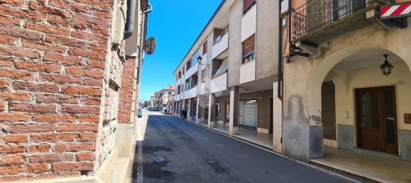 3 rooms Apartment in Crescentino, Italy No. 127627 26