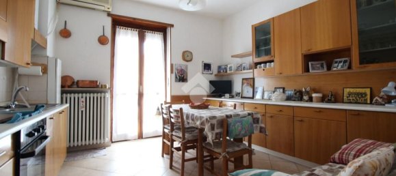 3 rooms Apartment in Crescentino, Italy No. 127627 5
