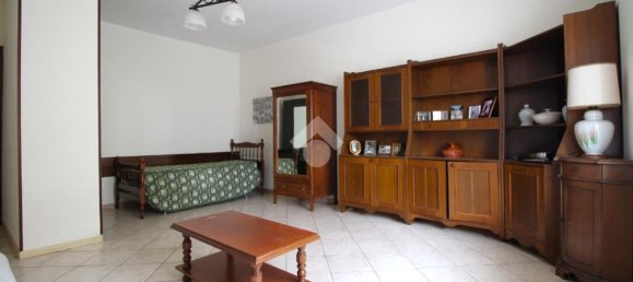 3 rooms Apartment in Crescentino, Italy No. 127627 9