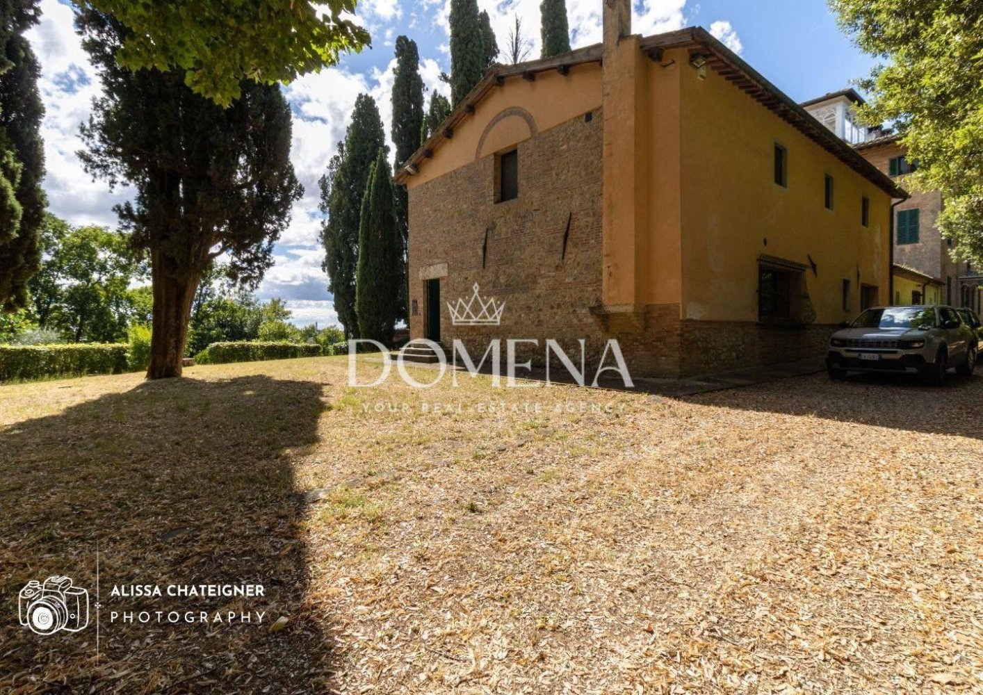 3 bedrooms Villa in Siena, Italy No. 262818